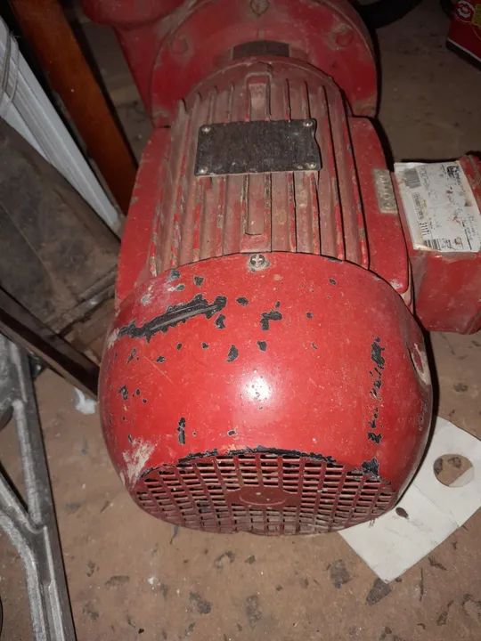 Vendo uma bomba de 5CV - Foto 6