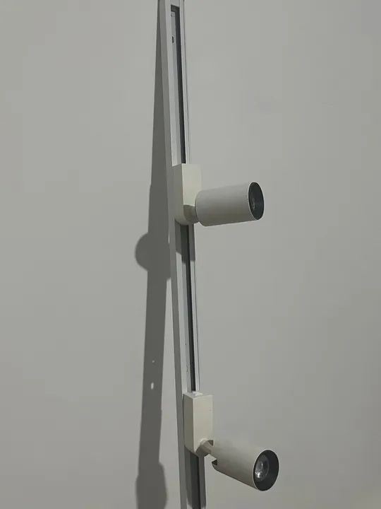 Trilho com 5 spot branco , tamanho 2,00cm 