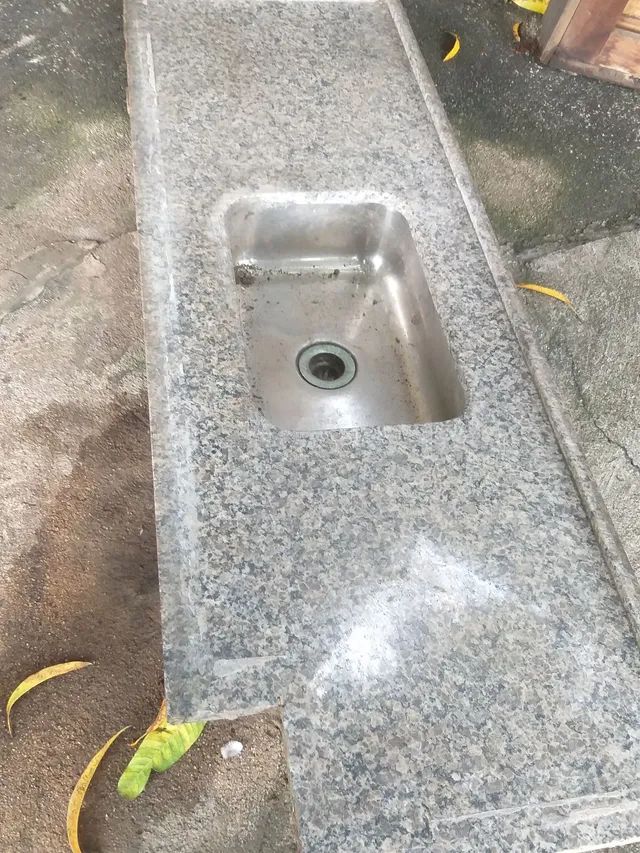 Pia de mármore  com cuba de inox 