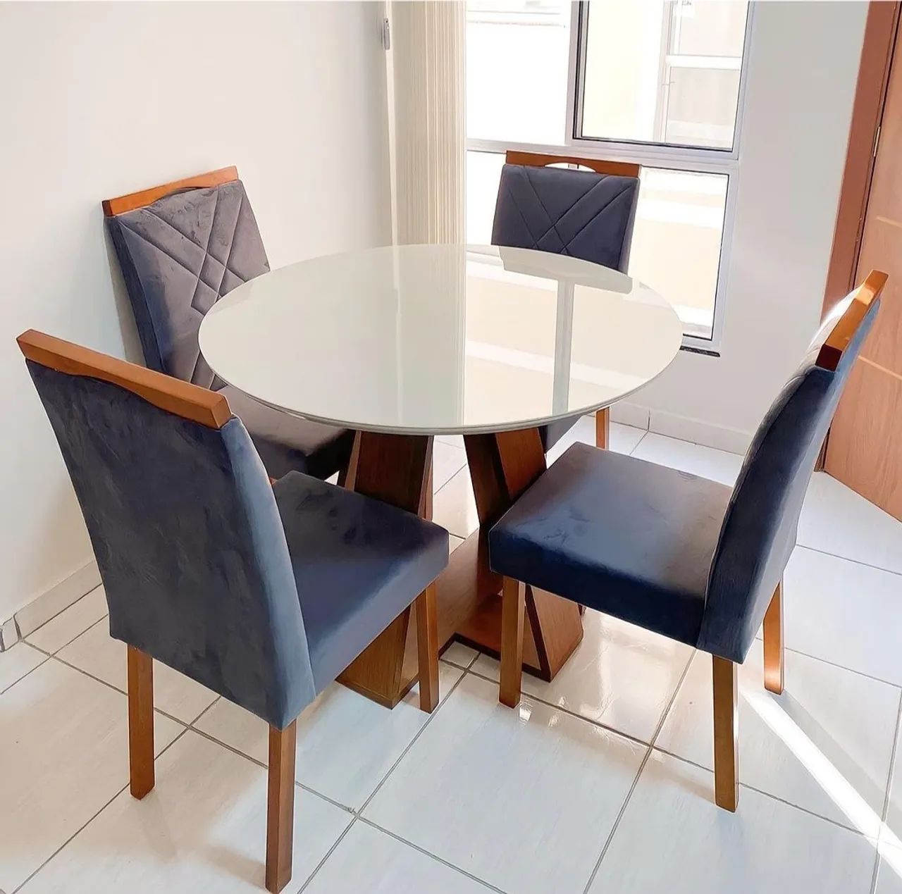 Mesa de Jantar 4 Lugares Redonda ( Pronta Entrega ) 