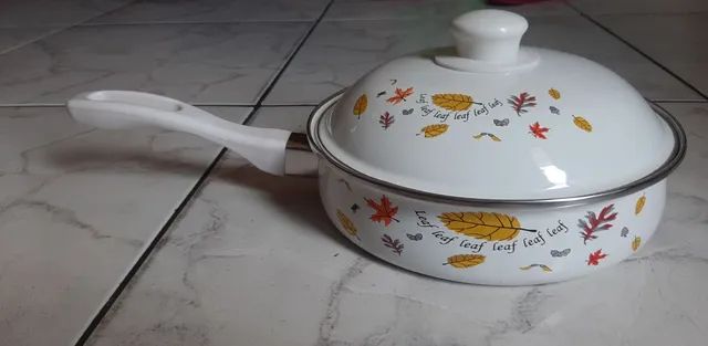 Frigideira esmaltada decorada 