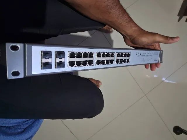 Switch Intelbra Sg 2404 Poe 24 Prts Gigab Ethernet Minigbic