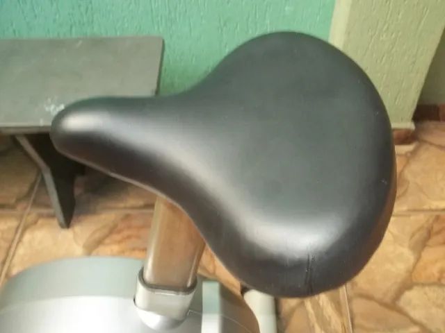 Até 10x sem juros - Bicicleta Ergométrica  Eletromagnética Vertical Queens - Profissional - Foto 5