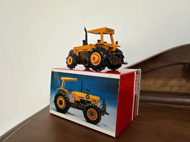 Raríssimo trator Valmet 138-4 Arpra 1/50 impecável  - Foto 5