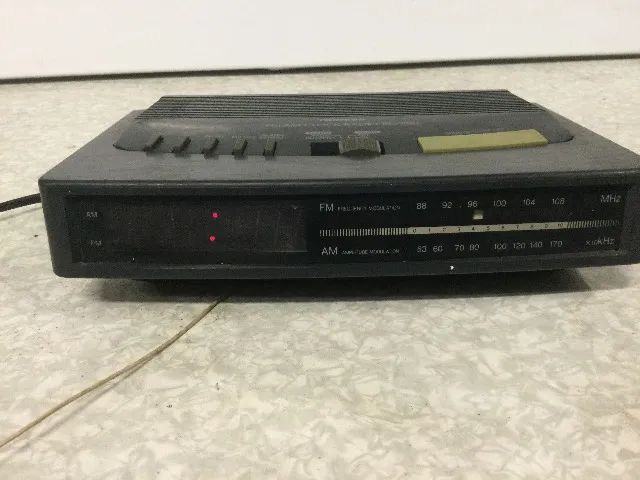 radio relogio antigo am fm - Foto 5