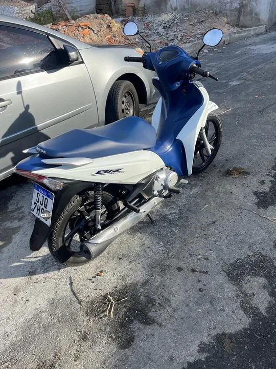 Honda Biz 125 - Branca e Azul