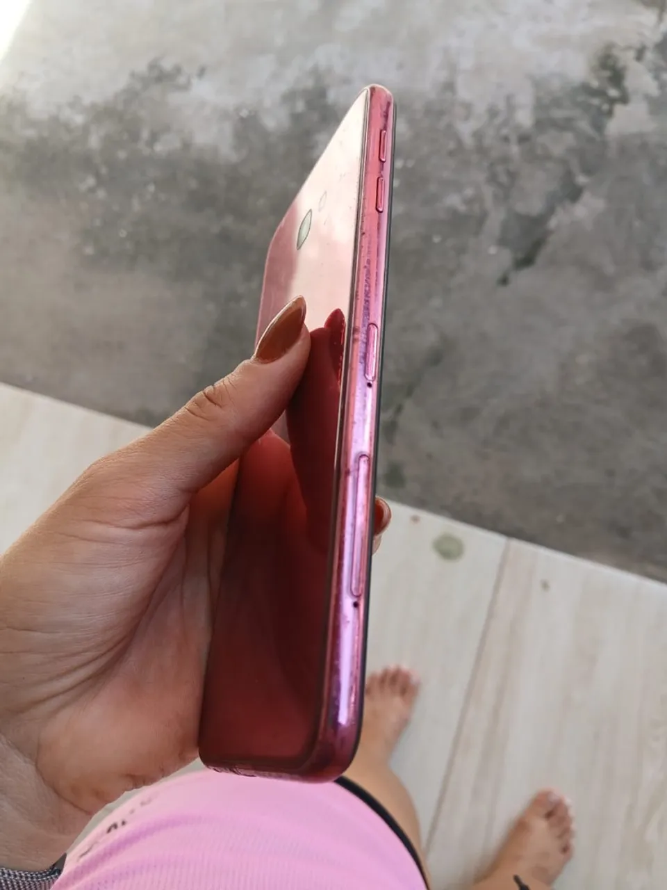 Celular J4