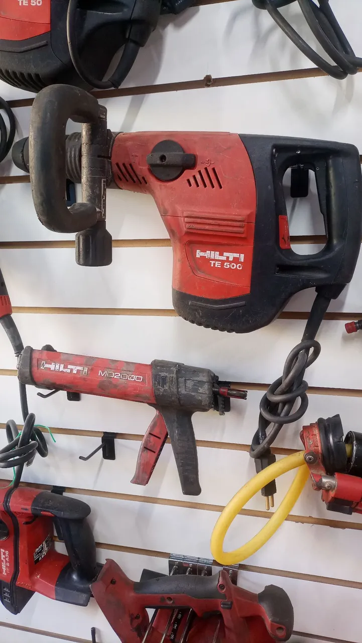 Furadeira Hilti TE 500 e Outras Ferramentas