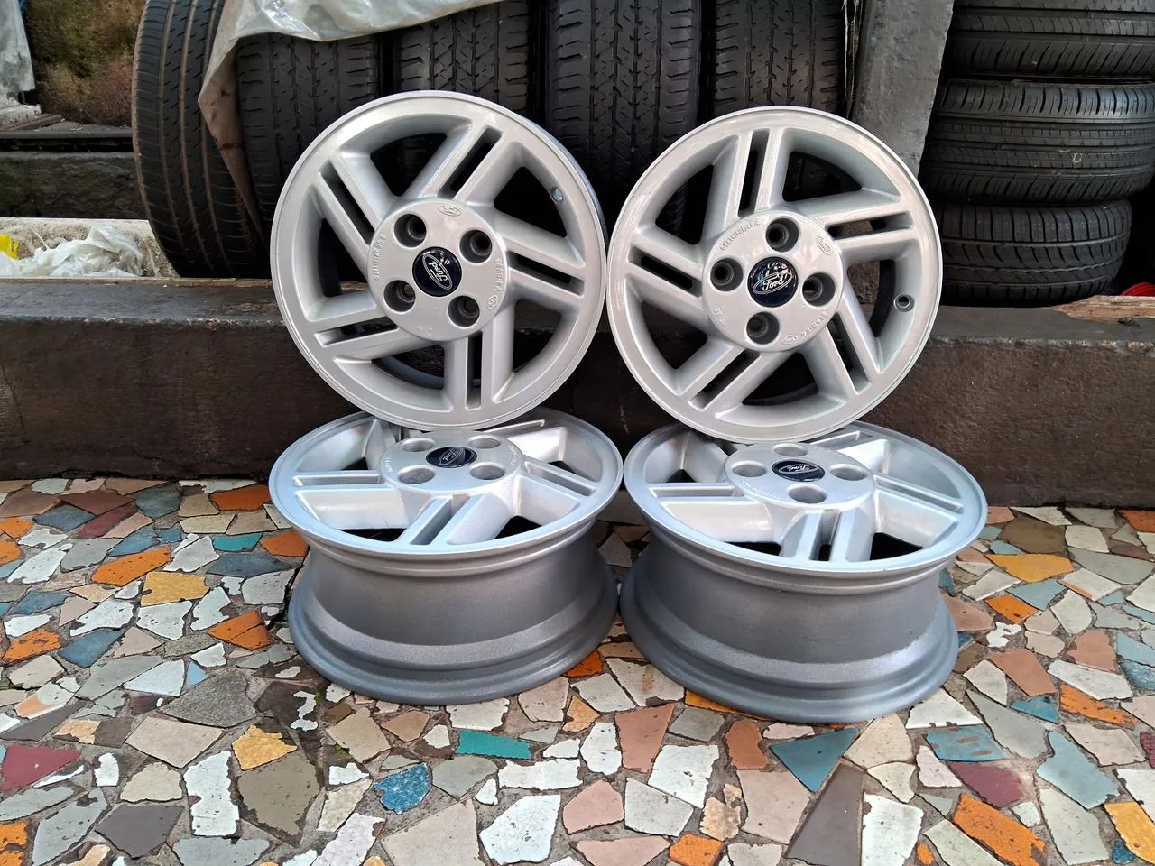 Jogo de rodas de liga leve aro 14/4 furos originais Ford Escort XR3 e outros outros  - Foto 3