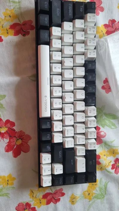 Teclado Mecânico Gamer z686