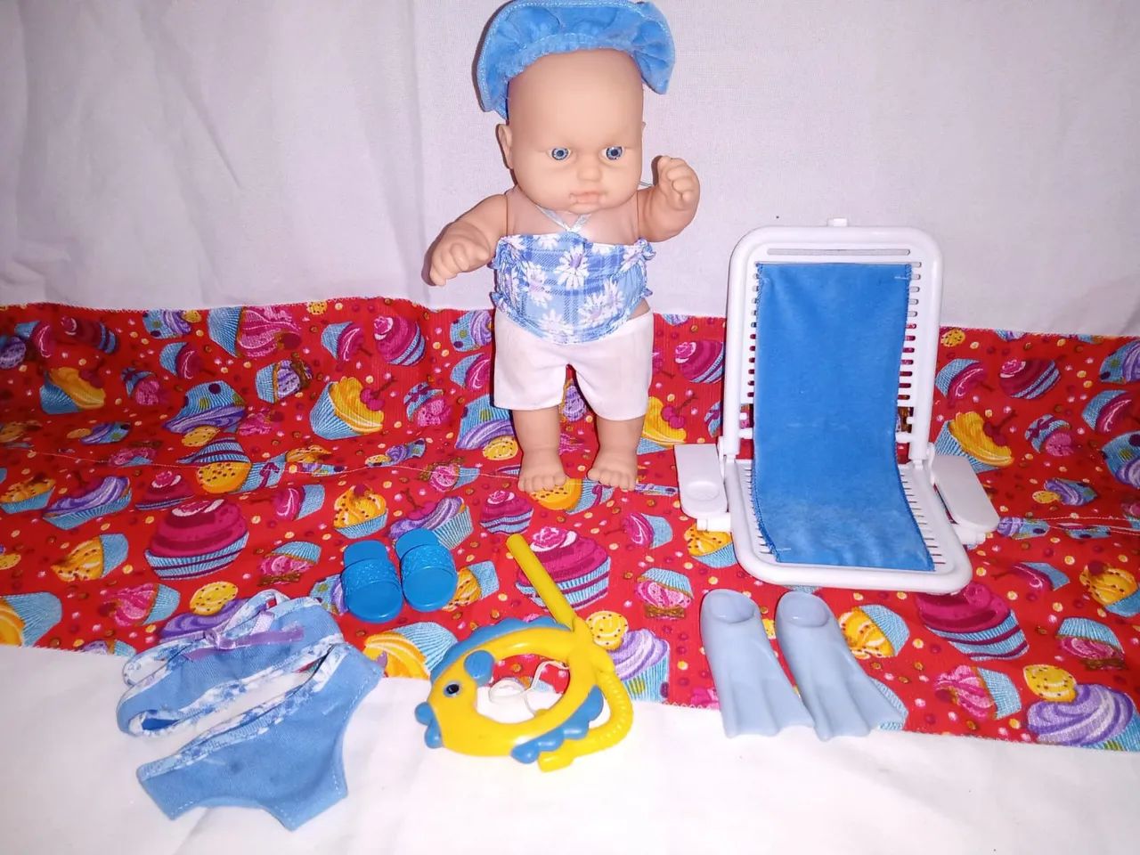 Boneca Bebê Praia com Acessórios - Foto 5