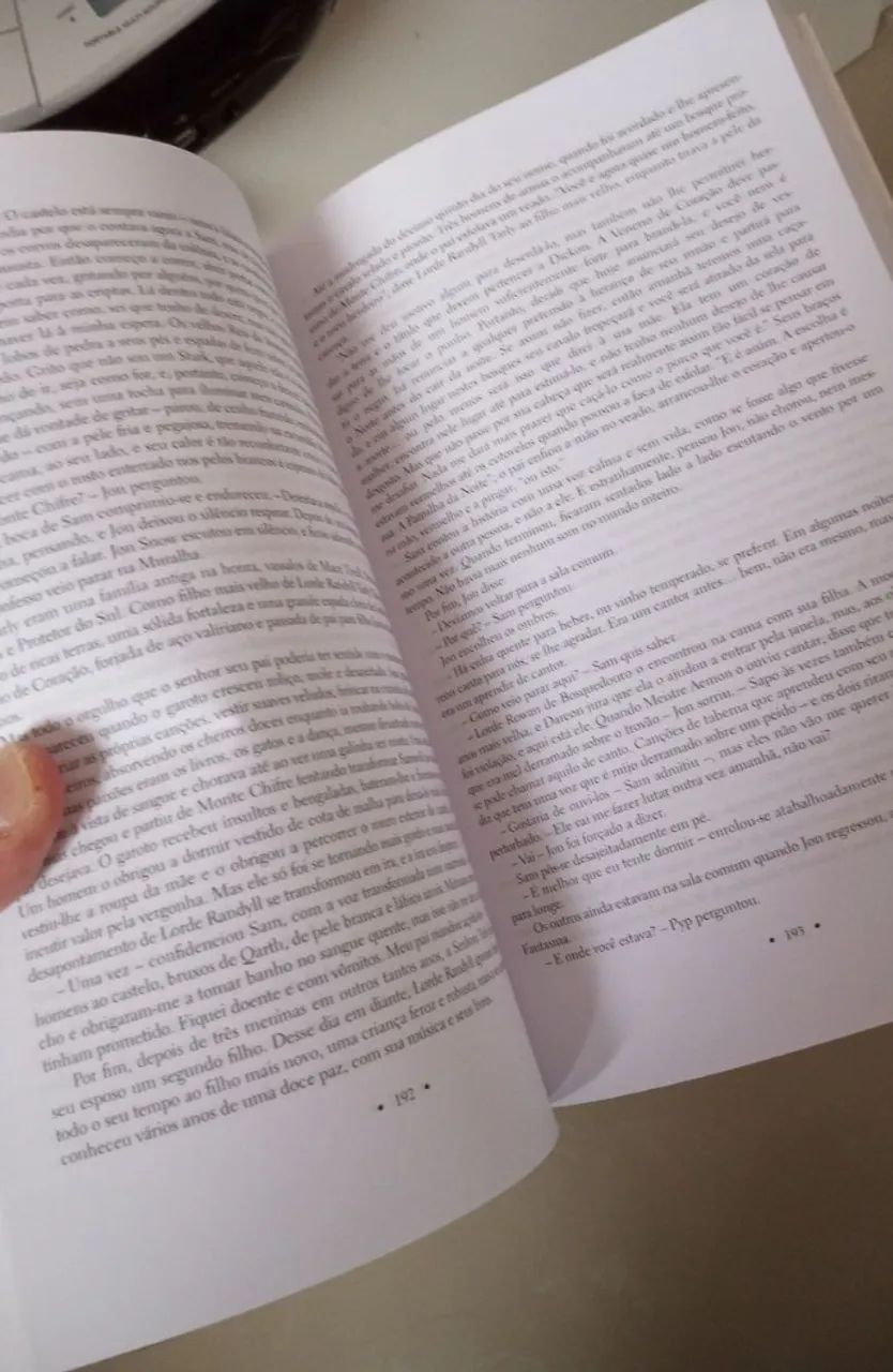 a guerra dos tronos as crônicas de gelo e fogo - livro um - Foto 2