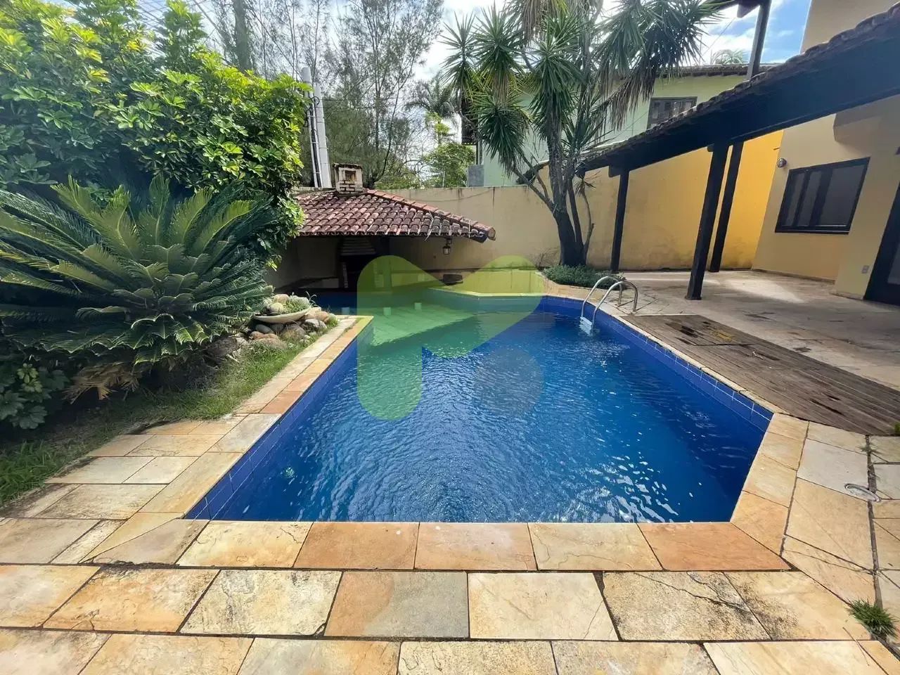Casas para locação na Lagoa em Macaé/RJ, 4 Quartos, 4 Vagas, Quintal, Jardim, Piscina e Ár