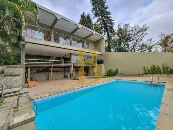 Casa de vila com 900 m², 5 quartos sendo 5 suítes à venda no bairro Real Parque. - Foto 2