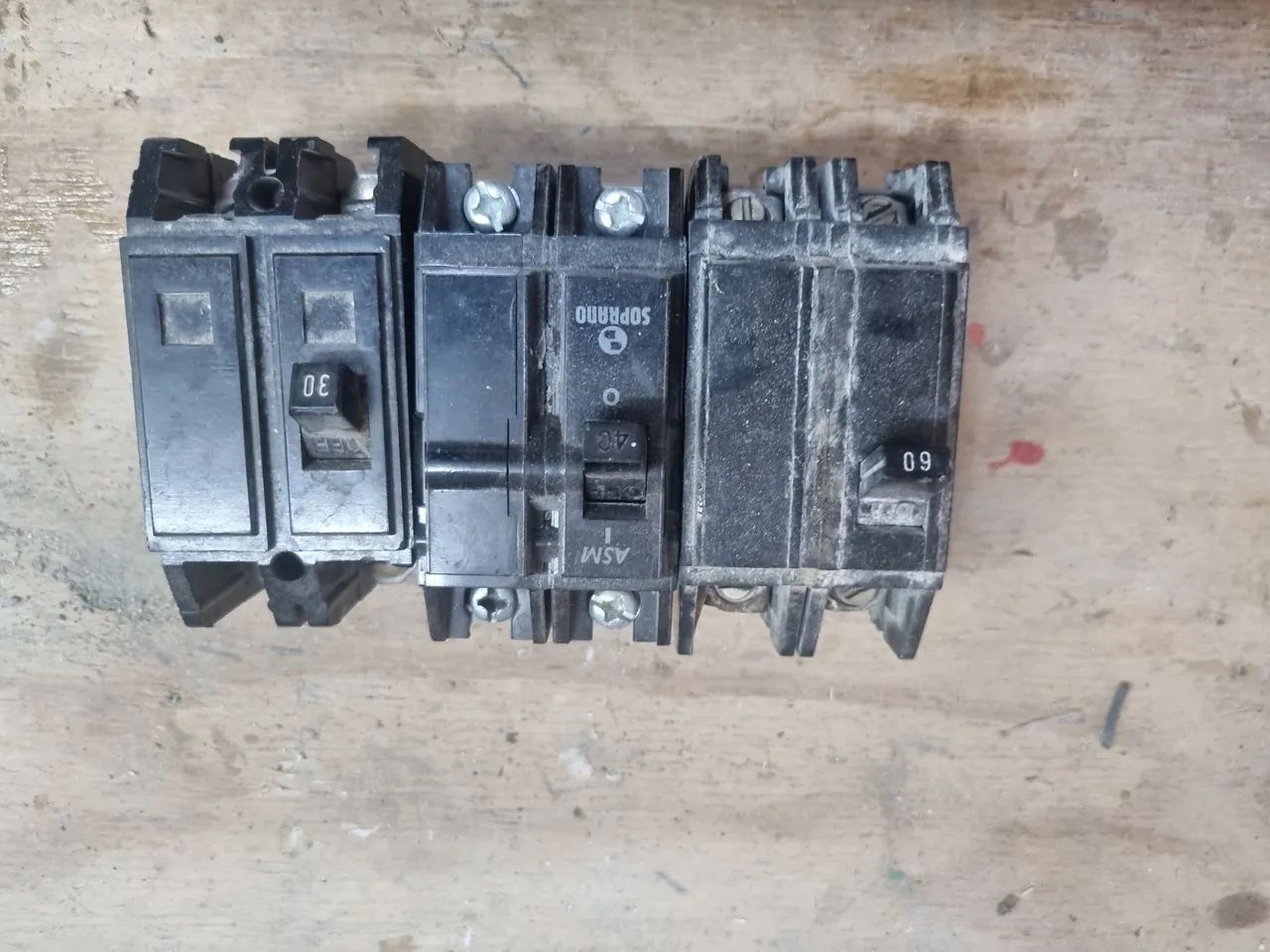 Disjuntores Elétricos - Diversos Modelos e Amperagens - Foto 4