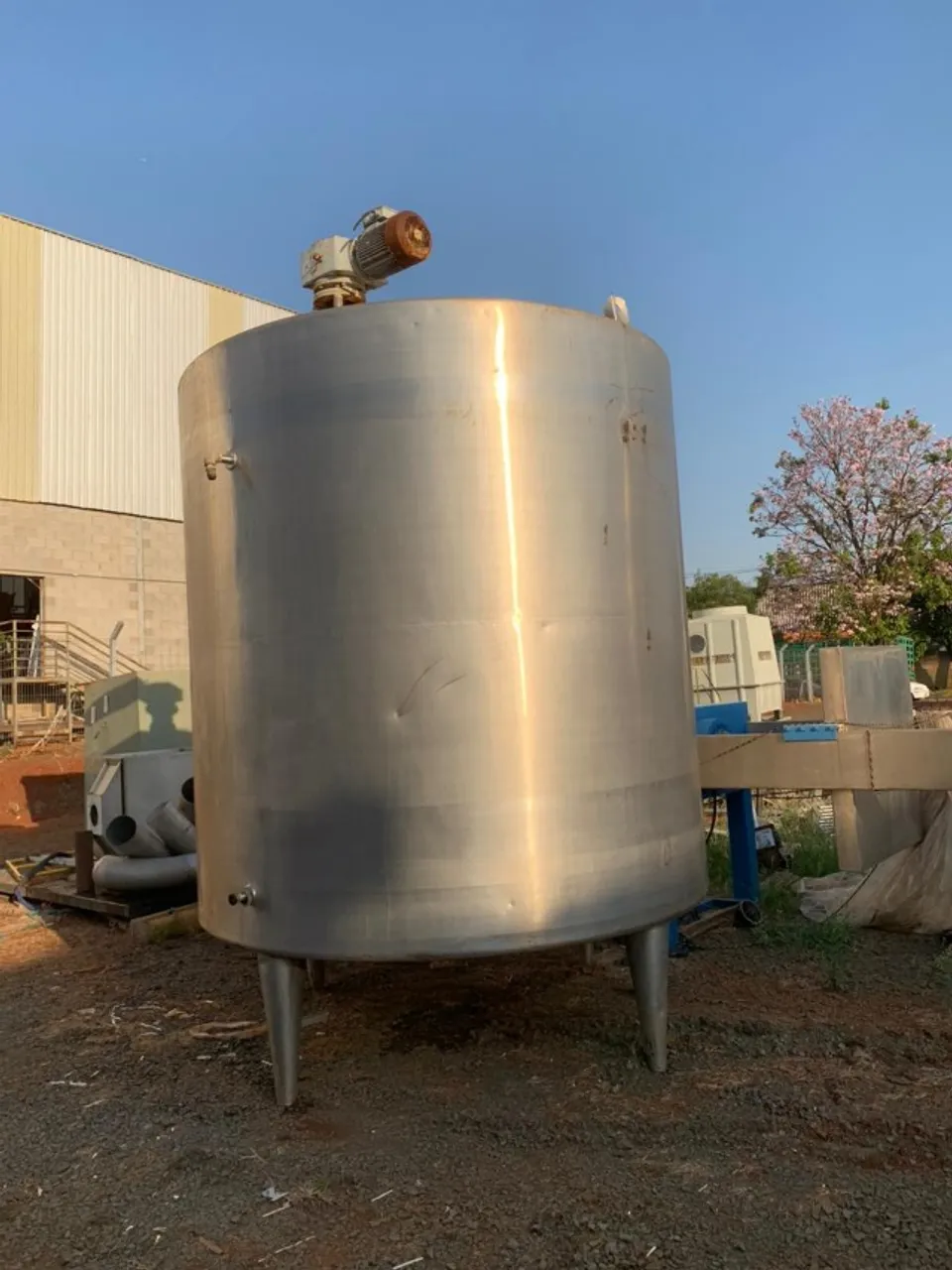 Tanque Misturador Encamisado em Aço Inox 10m³ - Meia Cana com Isolamento Termico