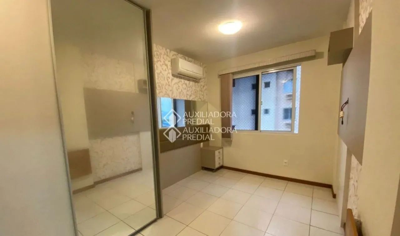 Apartamento de 2 dormitorios, localizado no bairro costeira do pirajubae - Foto 12