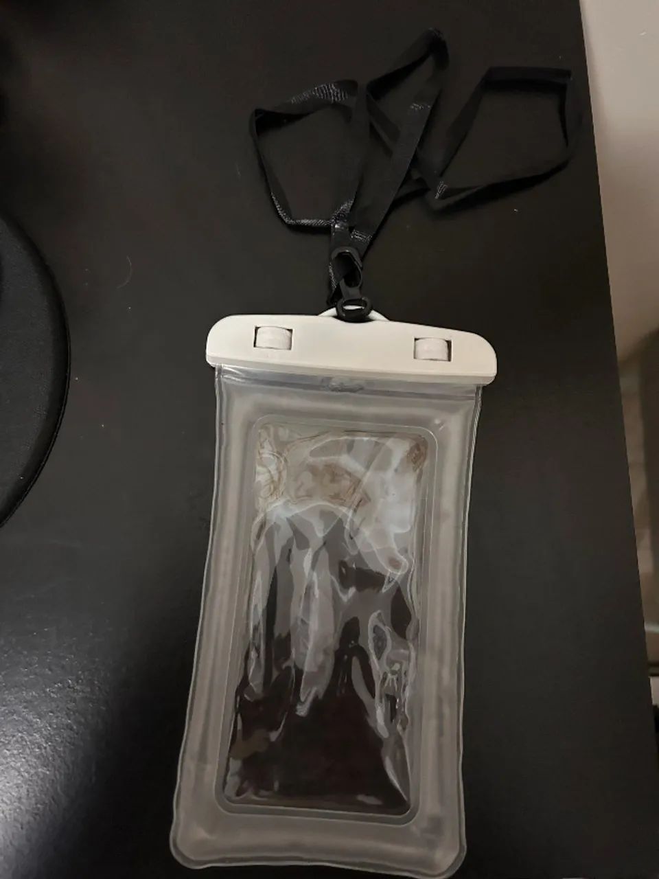 Capa de mergulho para celular - Vendo barato - Foto 2