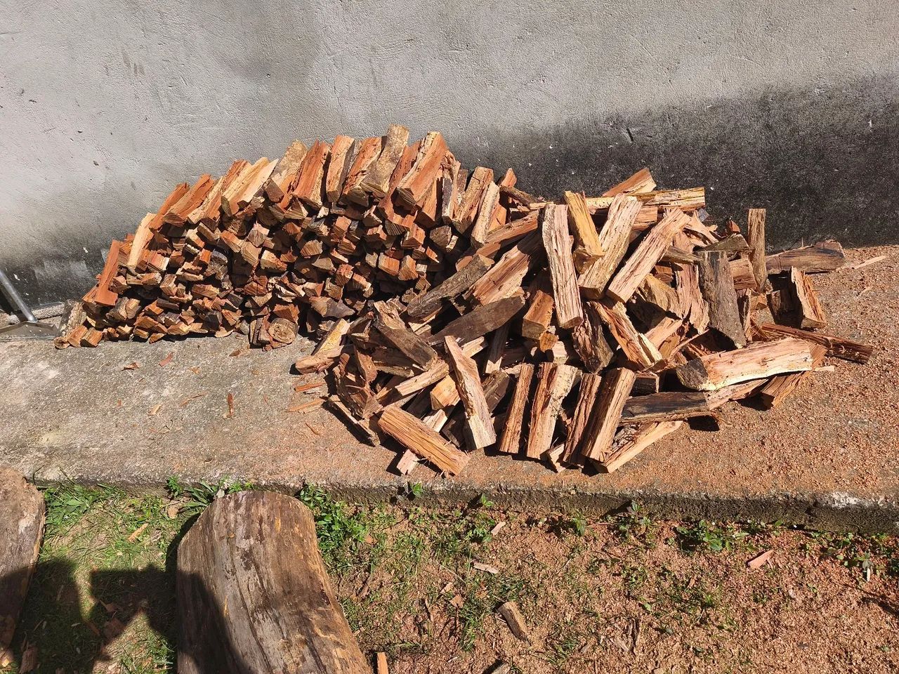 LENHA NOBRE PARA CHURRASCO, DEFUMAÇÃO E PARRILLA - ENTREGA RÁPIDA.