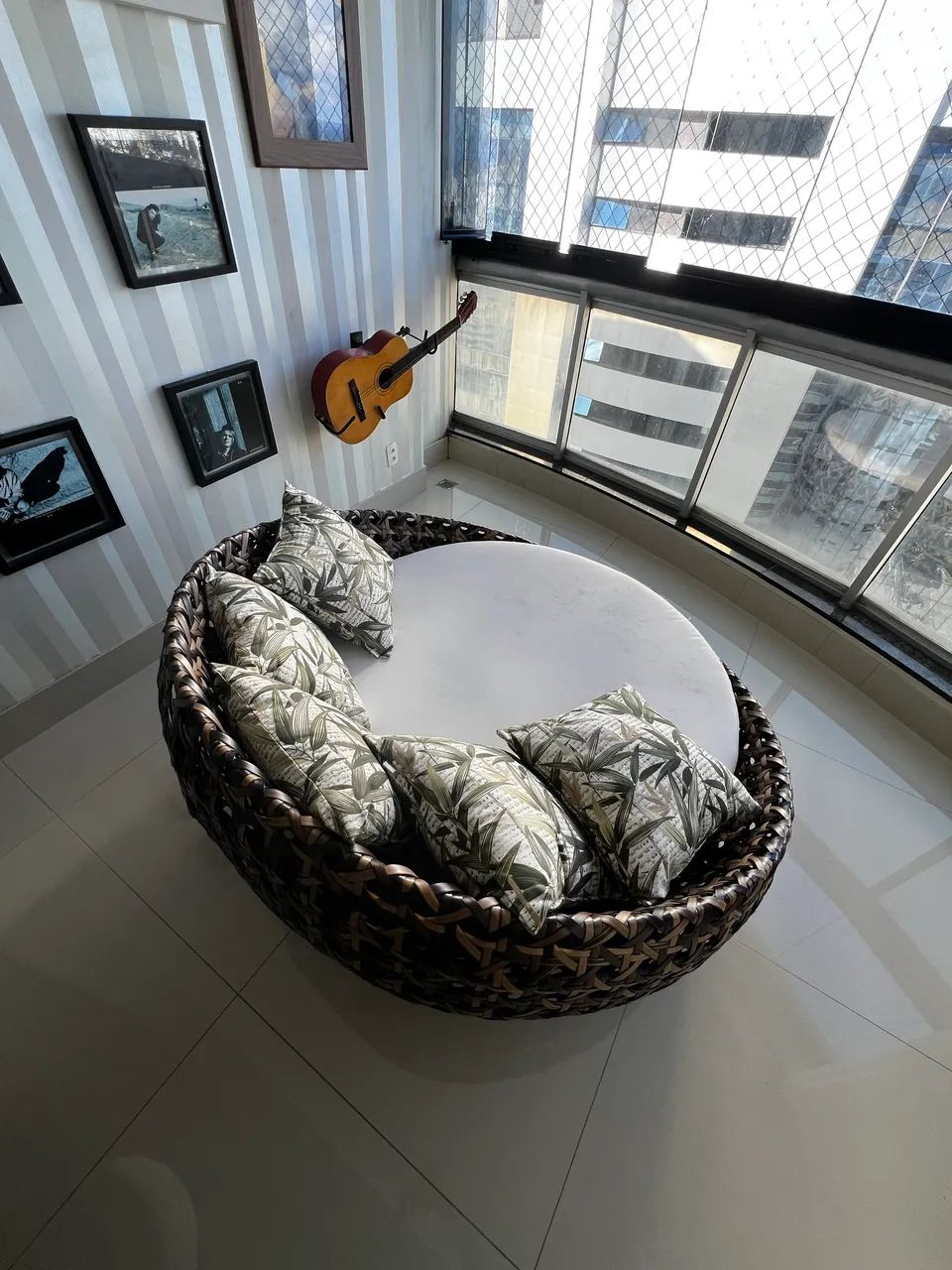 Vendo Chaise em Vime sintético 