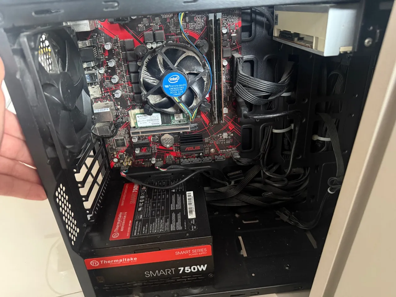 Kit Intel i5 10400 + 1TB SSD NVme +16gb RAM+ 750 fonte Thermaltake+ Placa Mãe B460M