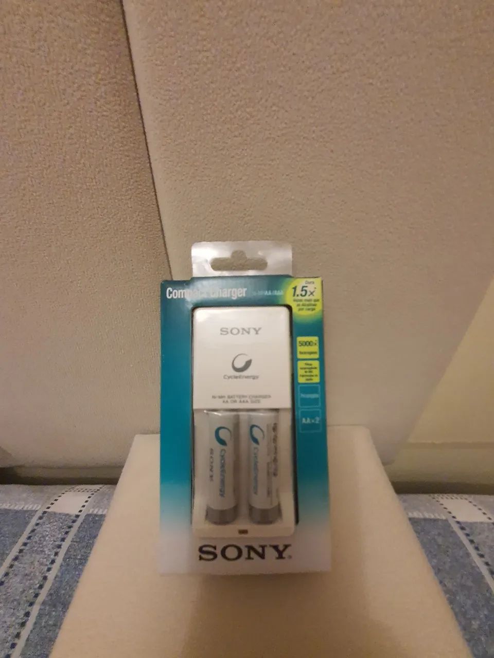 CARREGADOR DE PILHAS RECARREGAVEIS SONY - NOVO