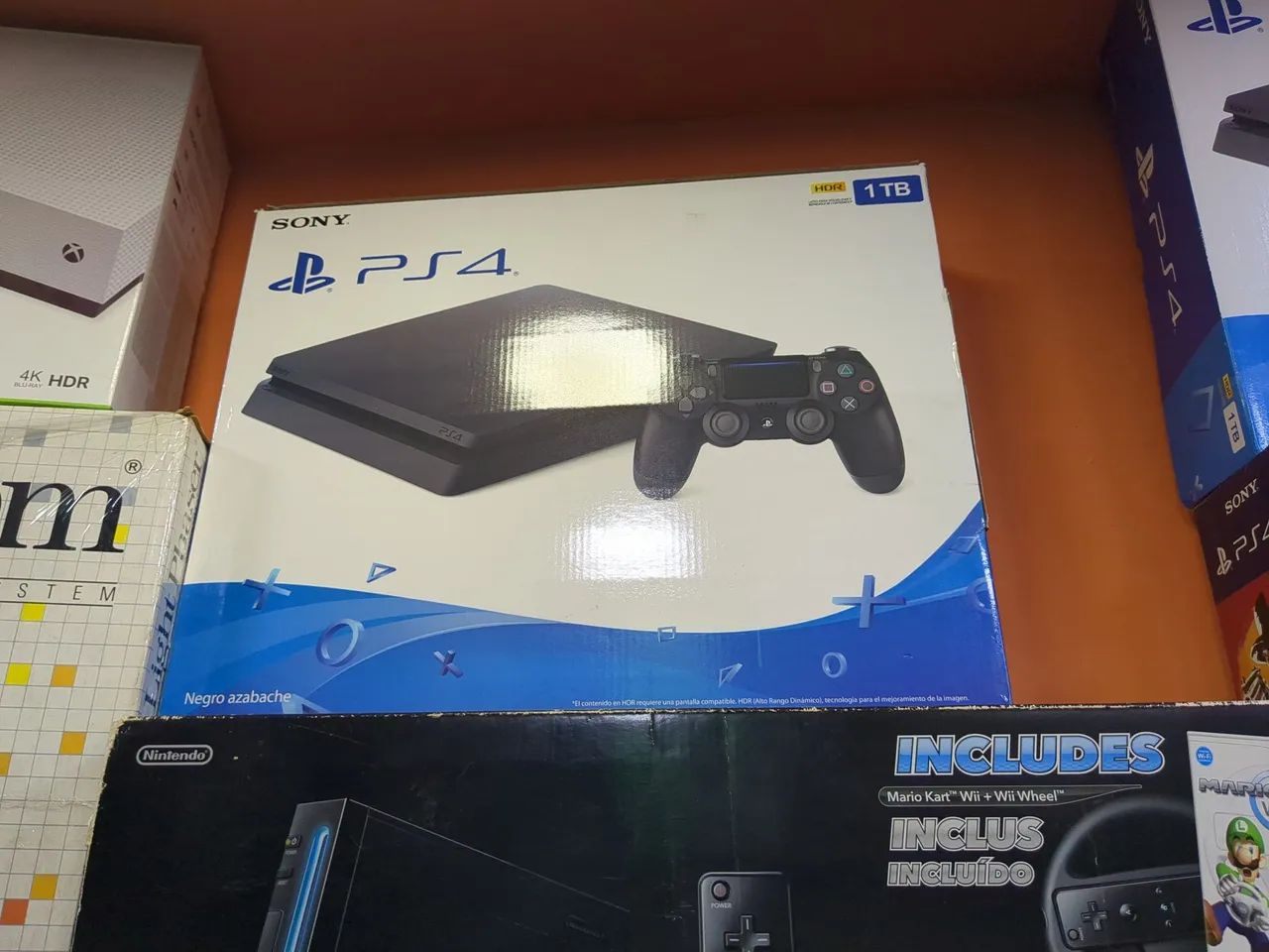 Ps4 com 3 jogos e um controle  - Foto 3