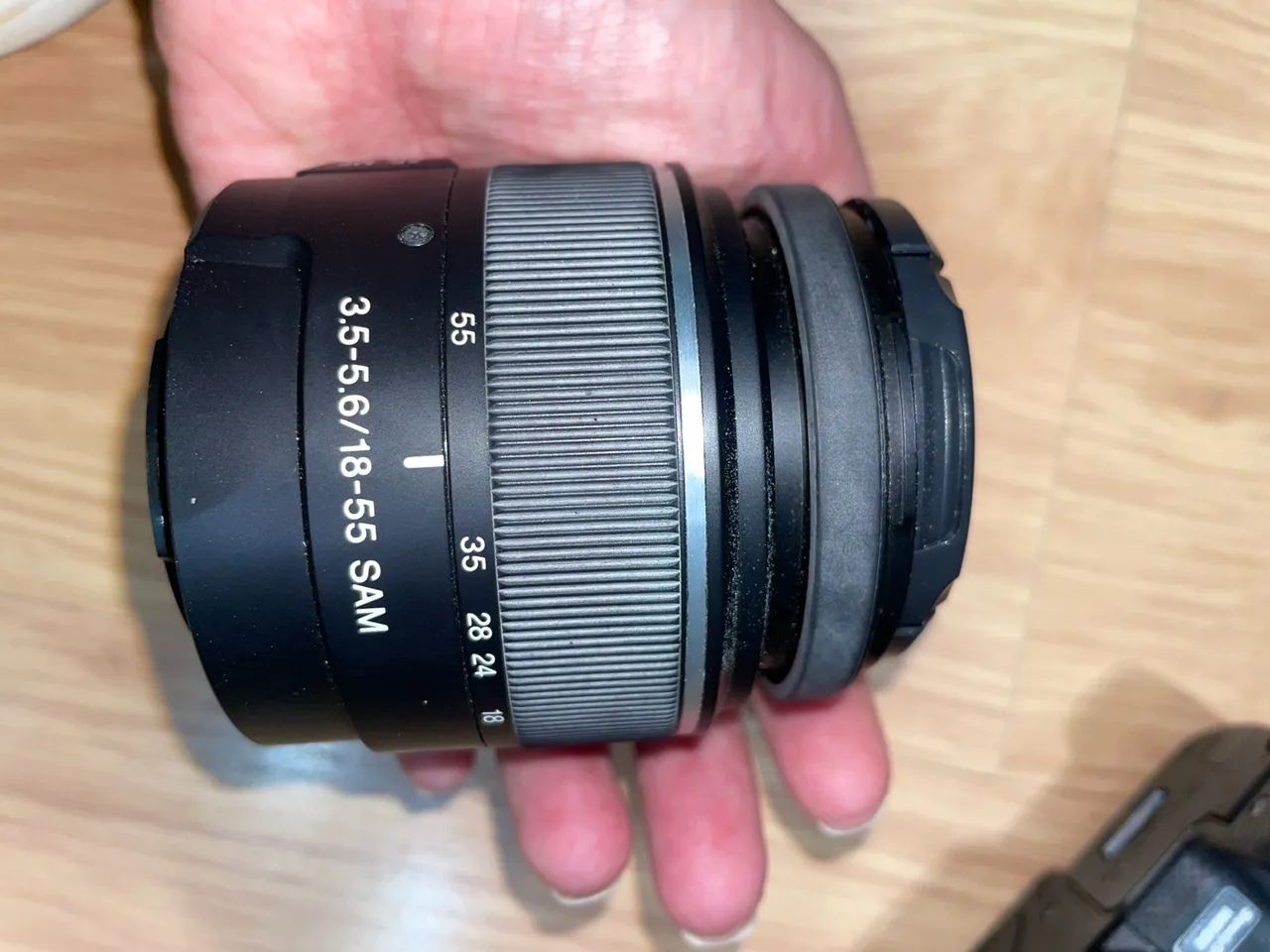 Kit Sony Alpha SLT-A55, lente Sony DT 18-55mm f/3.5-5.6 SAM tela articulada - Foto 3