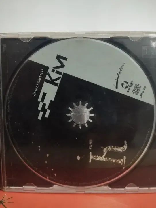 CD SIMPLESMENTE KIM 421229869075671040