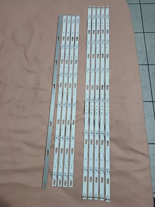 BARRAS DE LED PLACA DE VÍDEO E POTÊNCIA SAMSUNG 65" UN65AU7700G - Foto 3