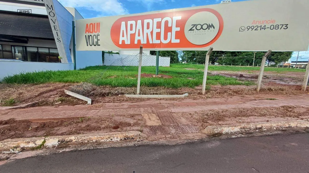 Terreno Rua Jeribá - De Frente pro Sicredi