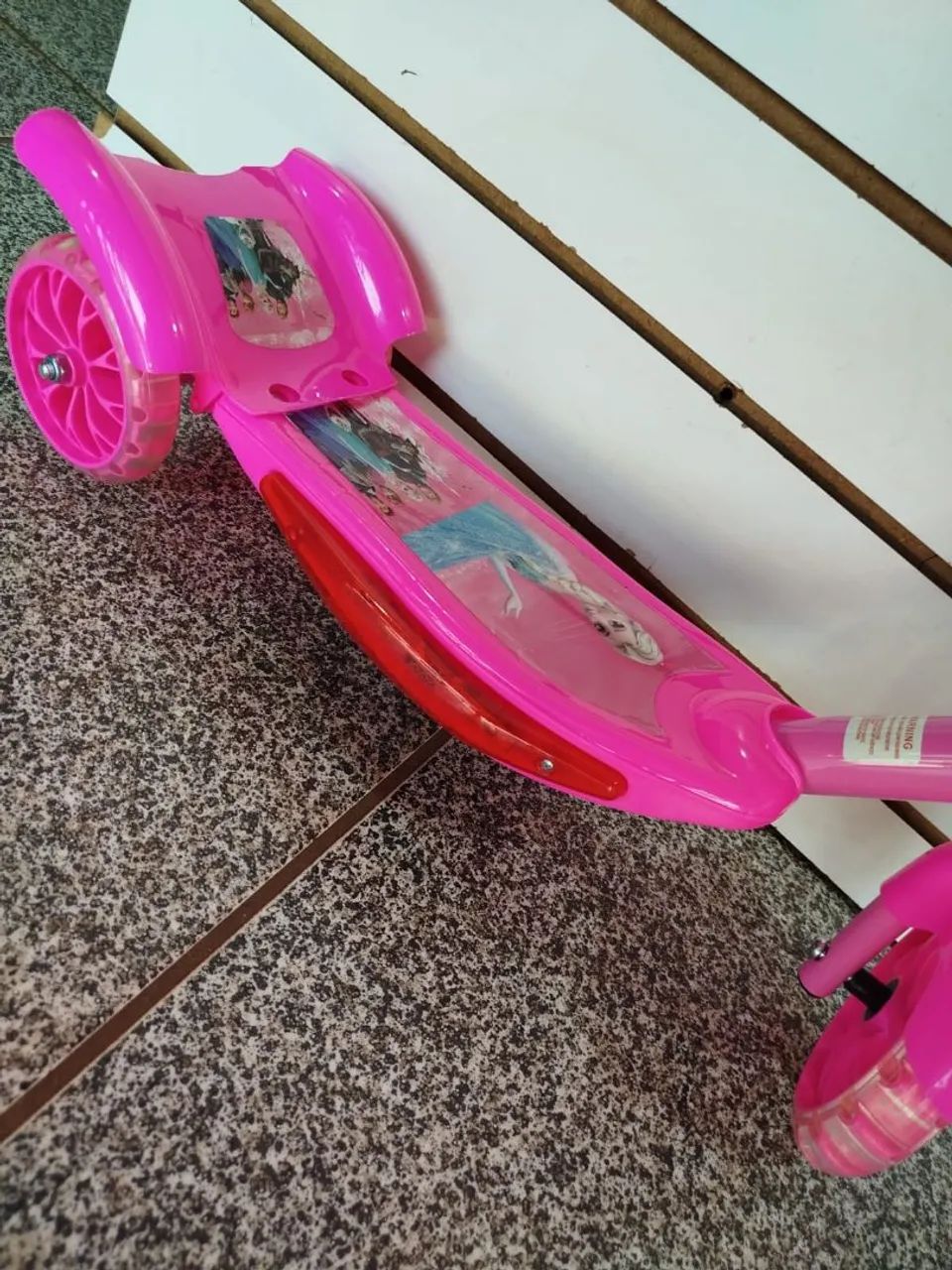 PATINETE MUSICAL FROZEN COM AS PILHAS INCUSAS  - Foto 4