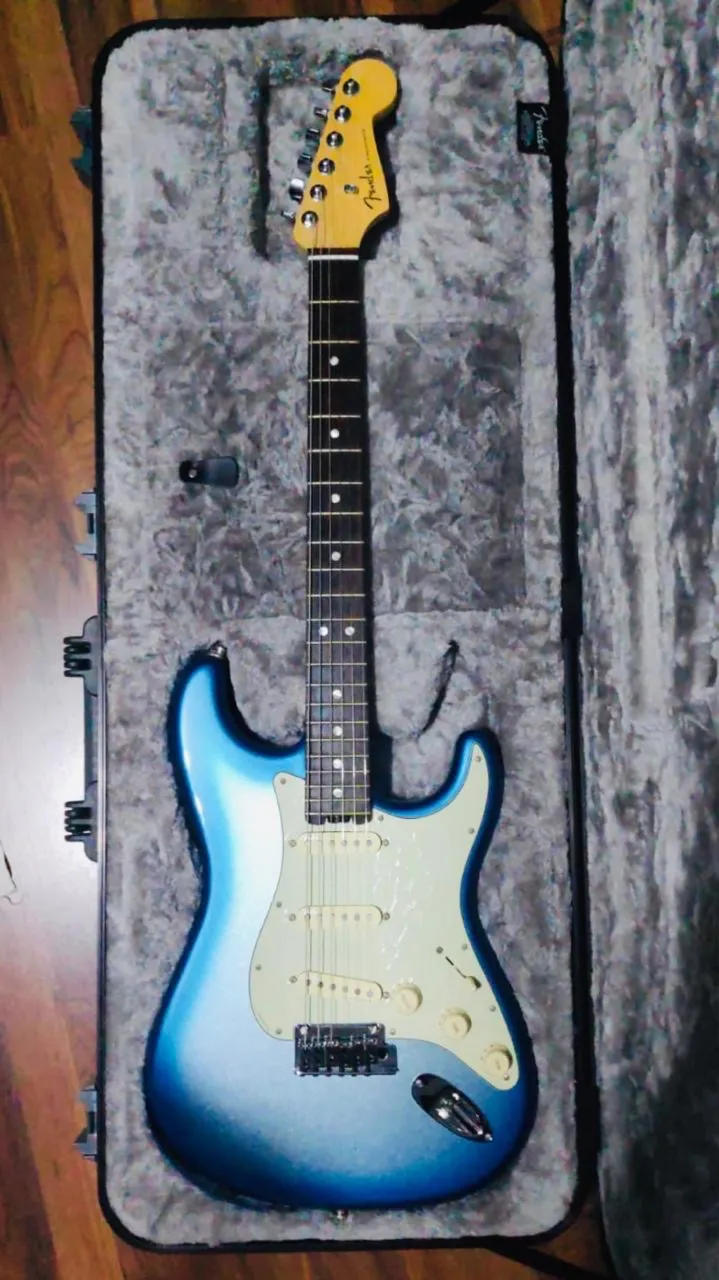 最終。Fender USA American Deluxe Strato QMT guitarra fender american deluxe stratocaster