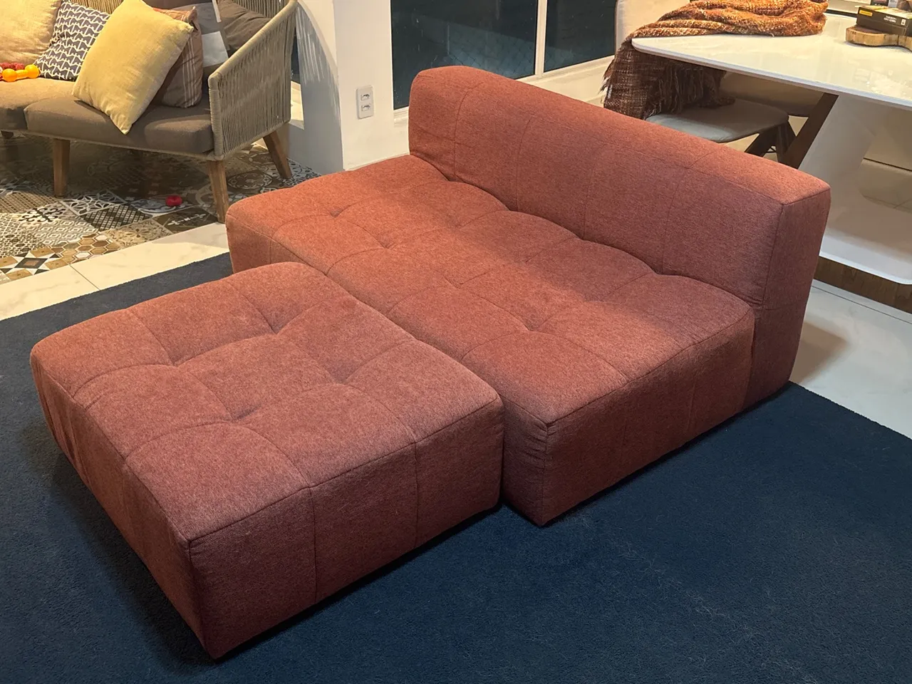 Sofá Modular com Puff - Conforto e Estilo