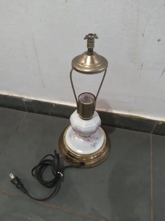 Abajur Vintage em Porcelana ano 50 a 70 - Foto 3