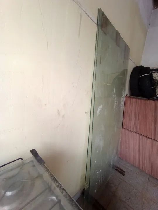 Vidro temperado transparente e incolor 