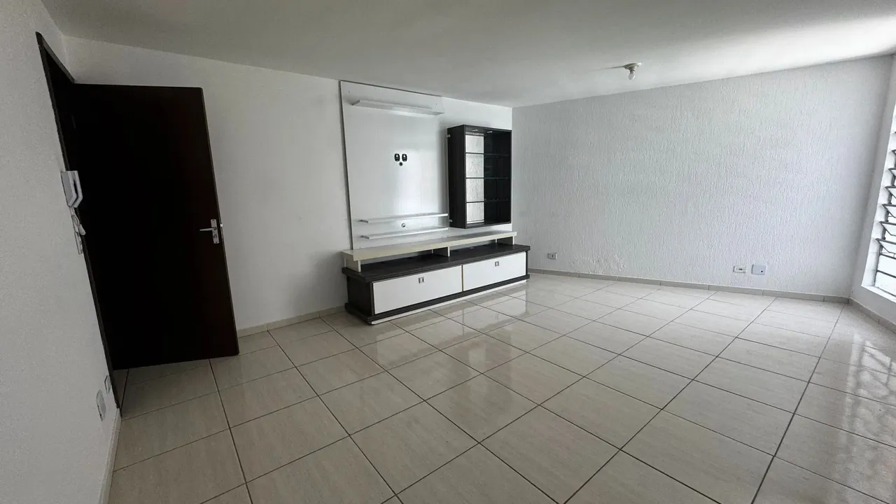 Imóvel para aluguel possui 90 metros quadrados com 3 quartos em São Francisco - Curitiba -