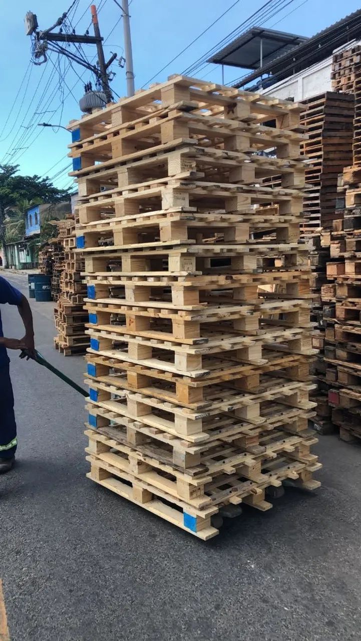 Pallets de Madeira com Furos - Ideal para Exposição - Foto 2