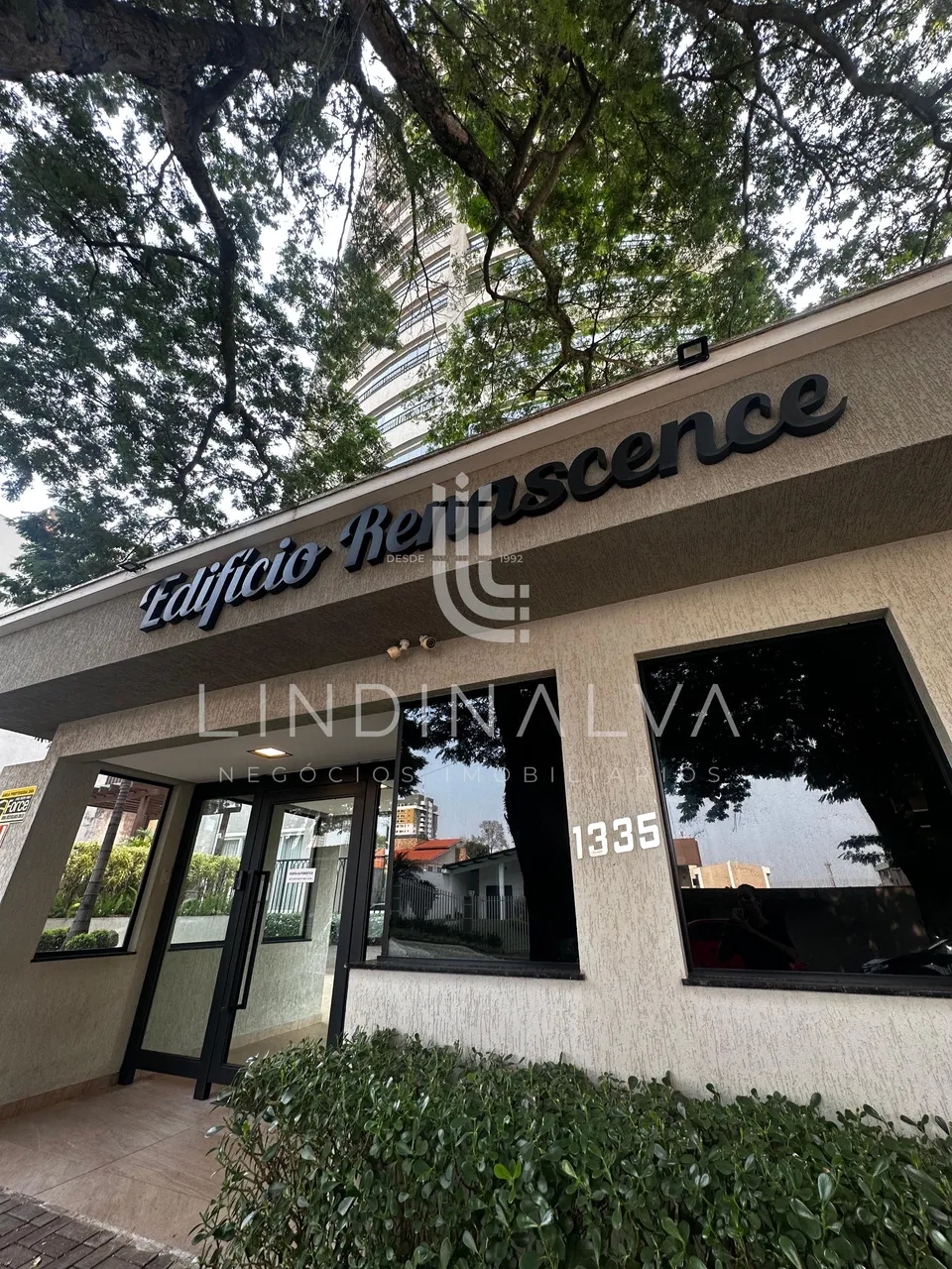 Apartamento a venda no Edíficio Renascence, com 5 suítes