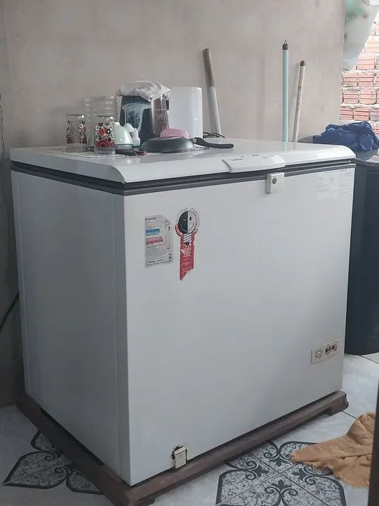 Tudo por 1200 geladeira e freezer pra vender logo - Foto 3