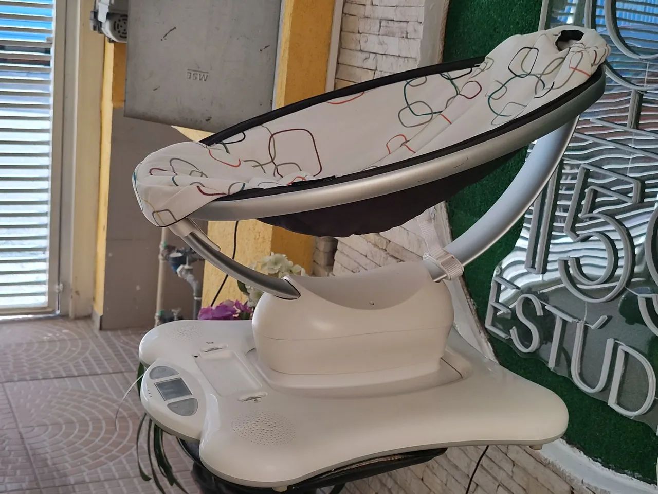 Vendo Mamaroo 4Moms 2.0 - Bebês de 0 até 6 meses - Foto 3