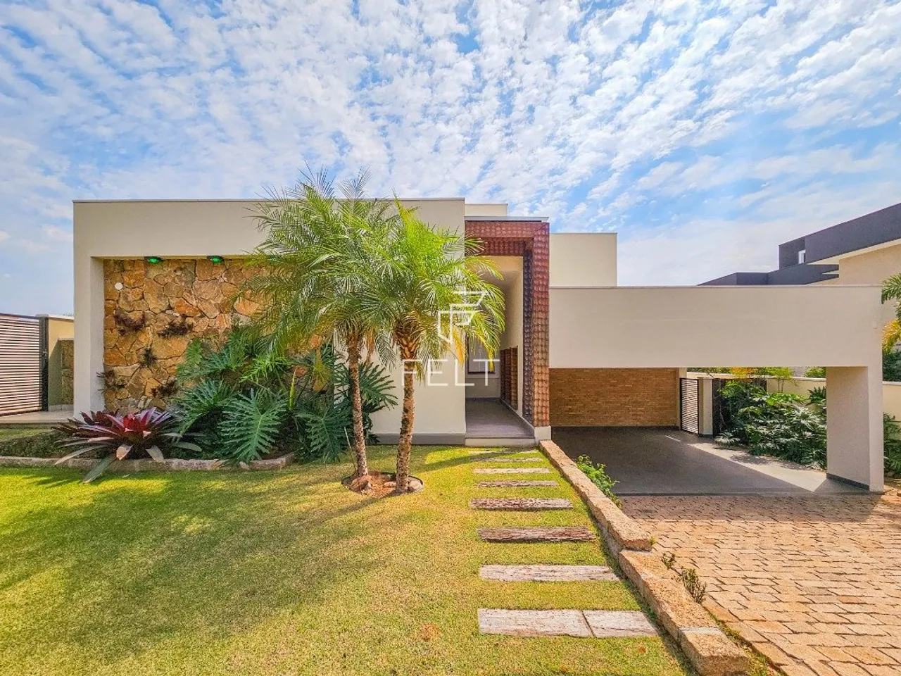 JUNDIAí - Casa de Condomínio - Loteamento Residencial e Comercial Horto Florestal