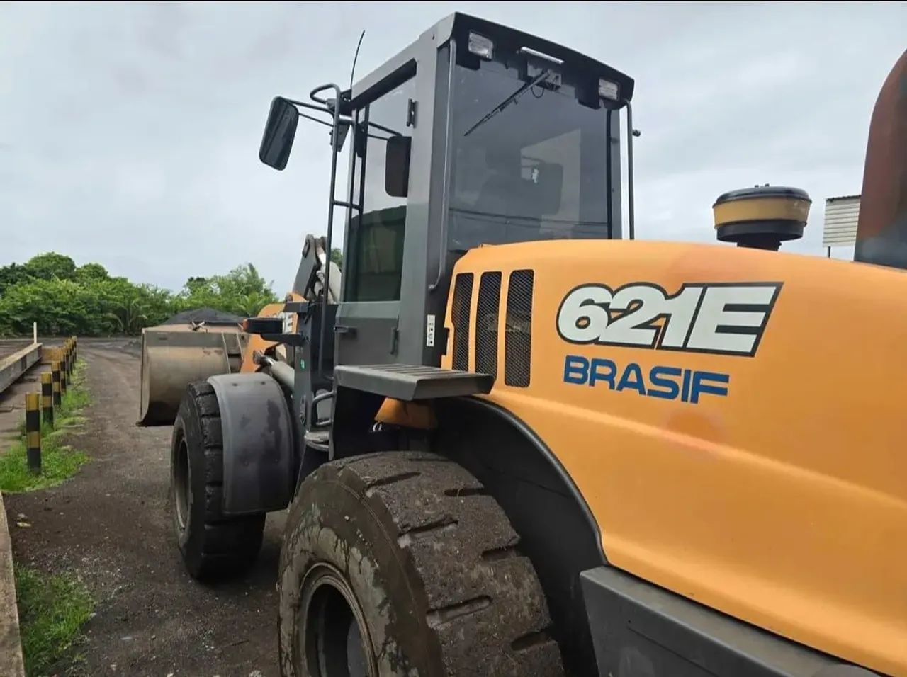 Vendo Pá carregadeira Case 621 - Foto 4