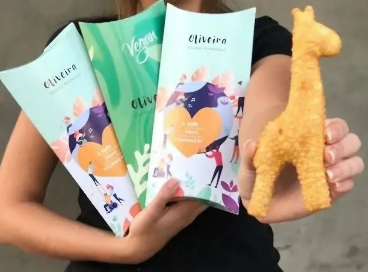 Pastelaria em funcionamento.