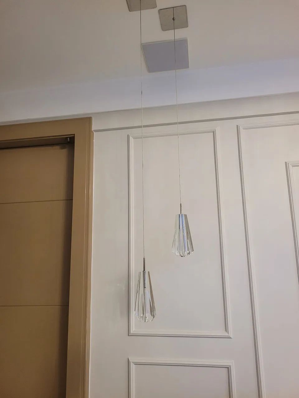 Conjunto de Pendentes de Cristal Modernos com base em aço inox - Elegância e Sofisticação - Foto 4