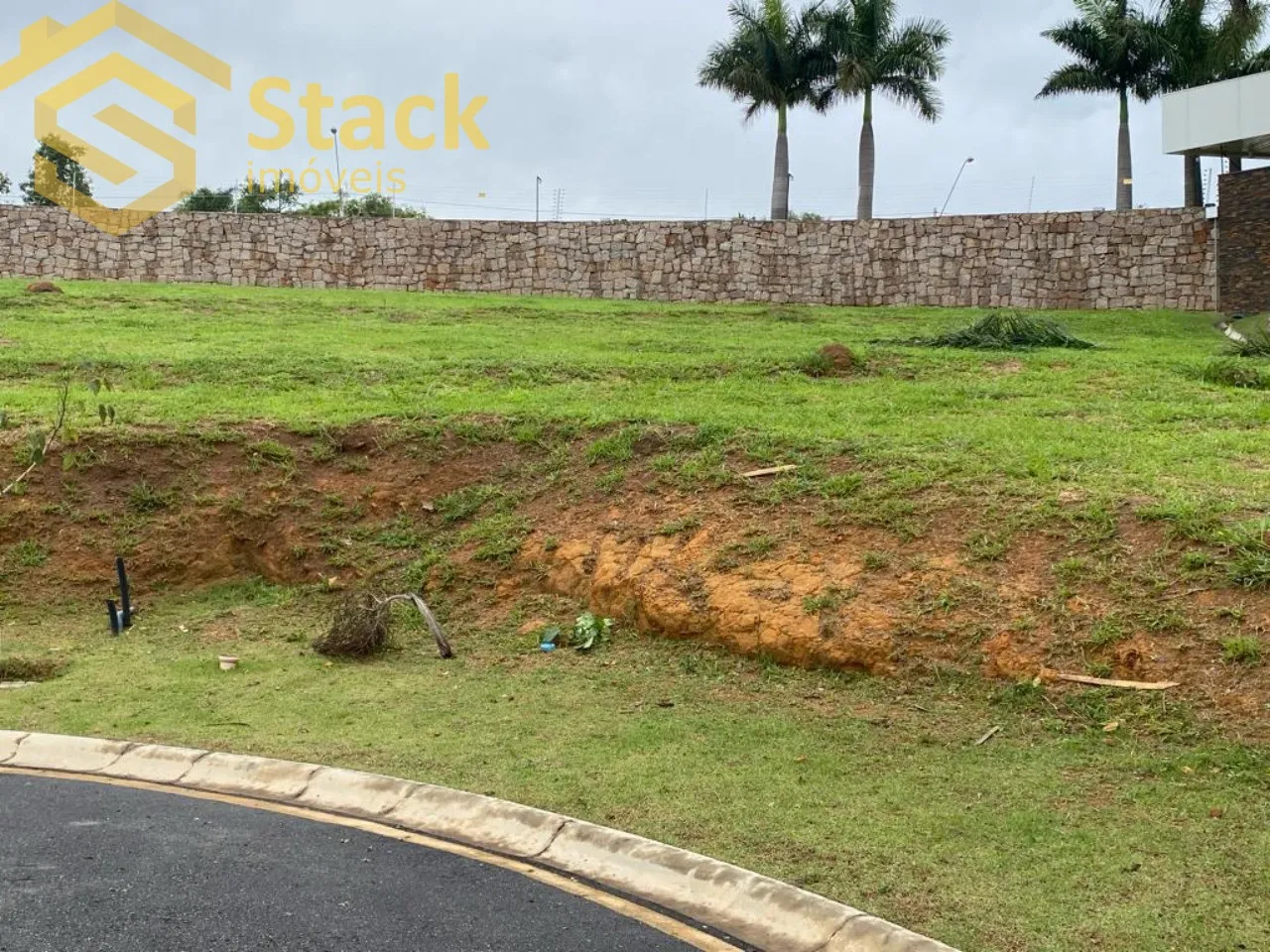 TERRENO A VENDA EM JUNDIAÍ NO CONDOMÍNIO FECHADO BRISAS DE JUNDIAÍ.
