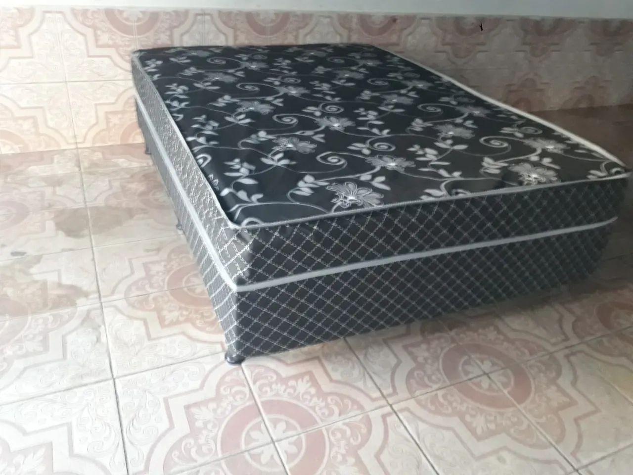 Cama casal conjugada com 10 cm espuma selada de 28