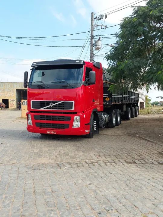 Caminhão Volvo FH 420 engatado carreta graneleira vanderleia. - Foto 3