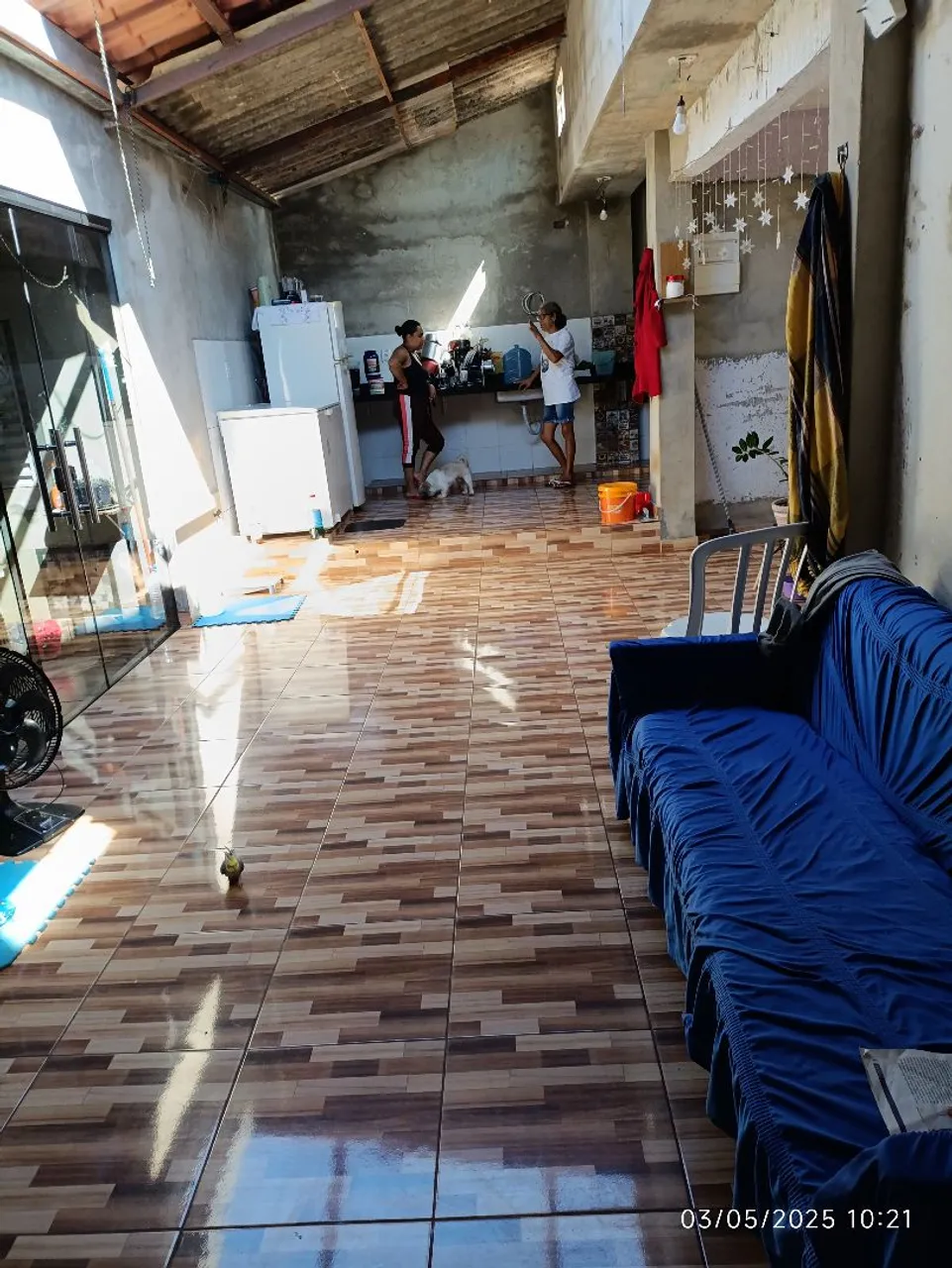 Casa com loja e kitnet  atrás da avenida 