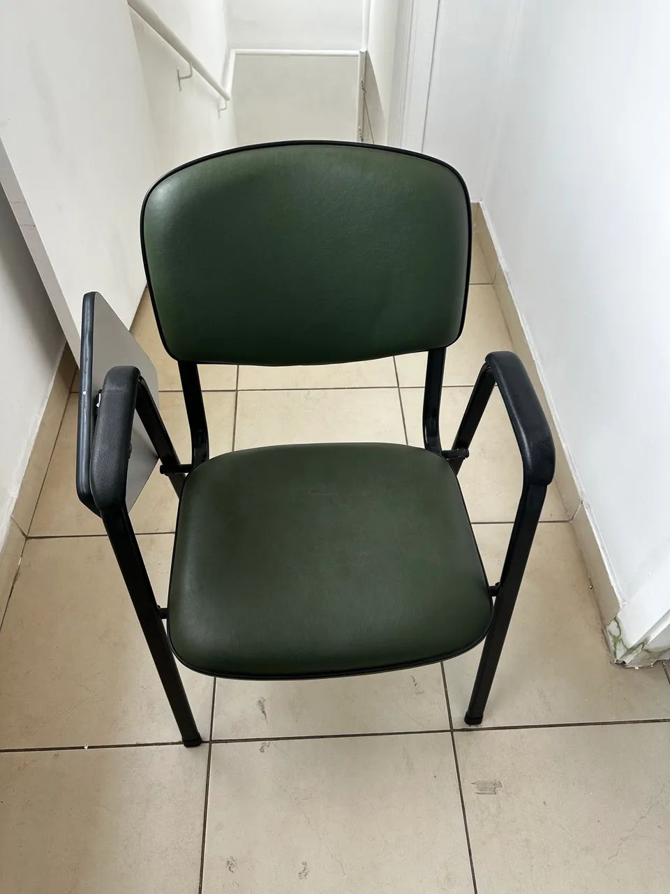 ?Carteira universitária com espuma braço escamoteavel.  - Foto 2